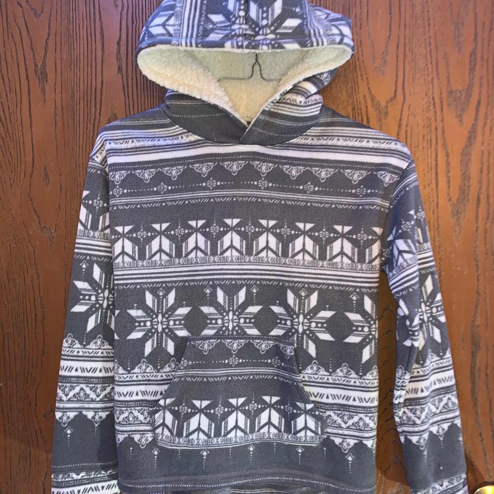 Very cute sweater.